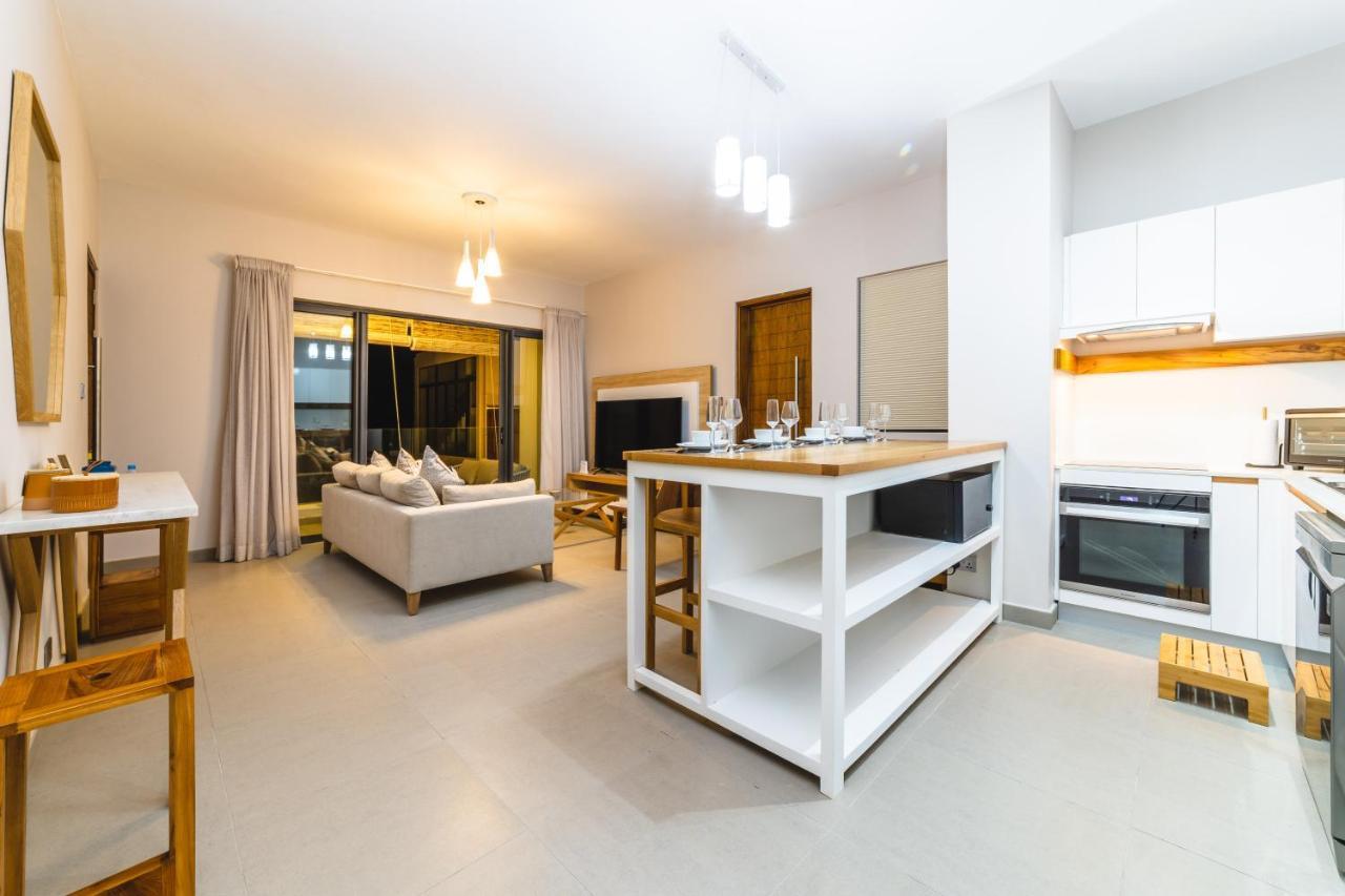One Bay Residence Unit 15 - Penthouse With Private Roof Top, Jacuzzi And Sea View Grand-Baie Kültér fotó